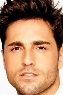 David Bustamante como: Coach