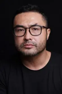 Surya Saputra como: Ayah Vino