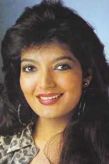 Sonu Walia como: Paro