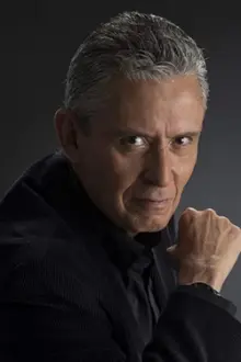 Gilberto de Anda como: Arturo