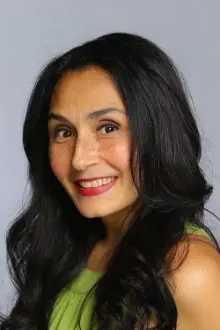 Teresa Loyzaga como: Teresita "Sita"