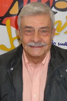 Luis Couturier como: Martín