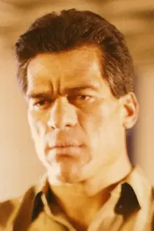 Agustín Bernal como: Dr. Molina