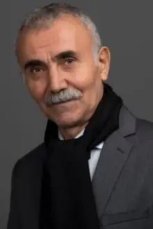 Necmettin Çobanoğlu como: Cemal