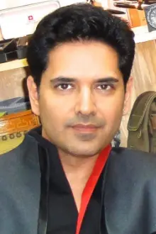 Anuj Sawhney como: Dr. Samir Patel