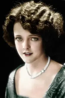 Blanche Mehaffey como: Madge Herron