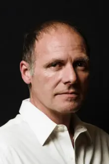 Bastián Bodenhöfer como: Paulo Selman