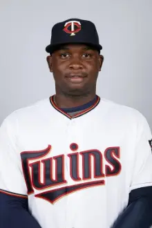 Miguel Sano como: Ele mesmo