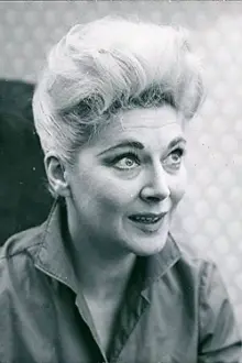 Hy Hazell como: Celia Hazell