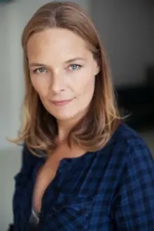 Marit Nissen como: actress