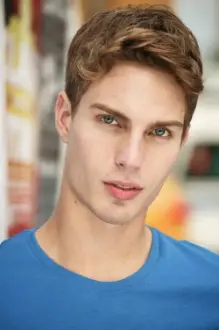 Matthew Ludwinski como: Adam