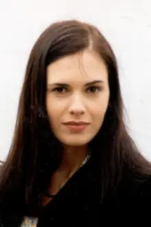 Erika Bernardi como: Claudia