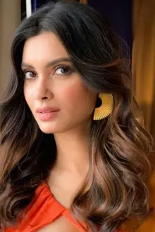 Diana Penty como: Happy