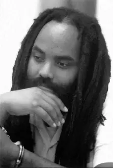 Mumia Abu-Jamal como: Narrator (voice)