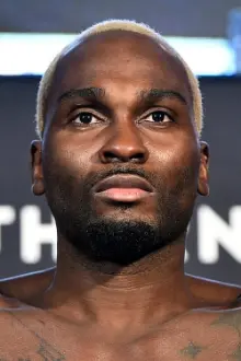 Derek Brunson como: 