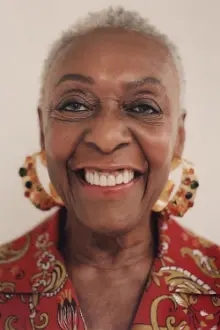 Bethann Hardison como: Grandma