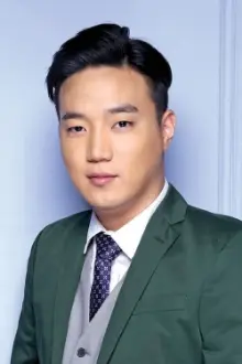 Ryan Bang como: Self - Host