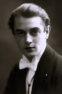 Einar Hanson como: Raoul de Bercy