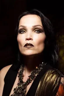 Tarja Turunen como: Ela mesma