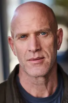 Bruno Gunn como: Frankie