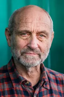 Peter Freiburghaus como: Walter