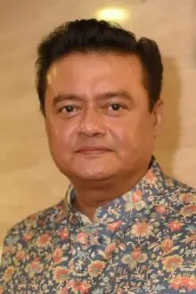 Saswata Chatterjee como: Uttam Kumar