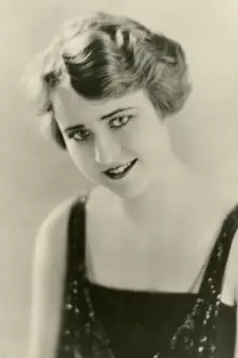 Beatrice Bentley como: Barbara 'Elsie' Carver