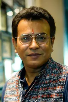 Rudranil Ghosh como: Deb