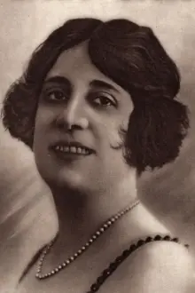 Antonia Plana como: Señora Russell