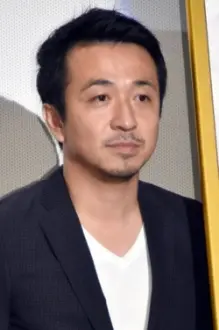 Hikohiko Sugiyama como: Mamoru Fukuda