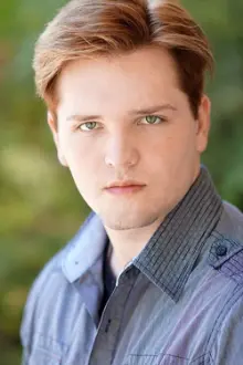 Christian Hutcherson como: George