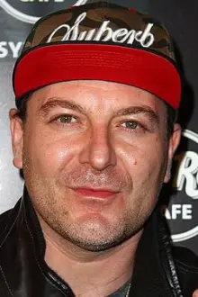 DJ Lethal como: (Himself)