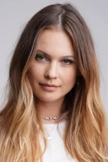 Behati Prinsloo como: 