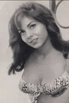 Barbara Loy como: Aloha