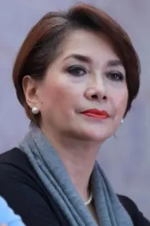 Widyawati Sophiaan como: Ibu Tiri Yeyen
