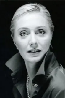 Larisa Polyakova como: Irina