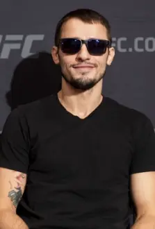 Myles Jury como: 