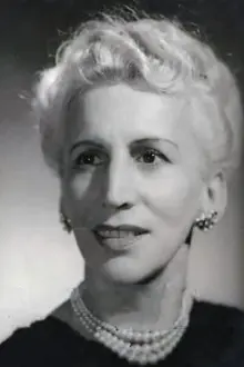 Margarita Robles como: Doña Eulalia