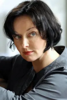 Regina Fritsch como: Bertrada