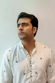 Abir Chatterjee como: Nasir Ali