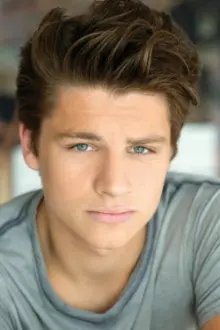 Nathan Varnson como: Scotty