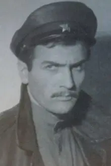 Emanoil Petruţ como: General