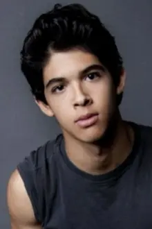 Luca Oriel como: Alex