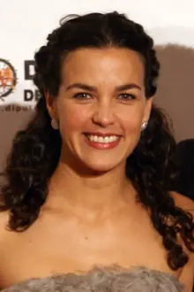 Carla Pérez como: Lucía