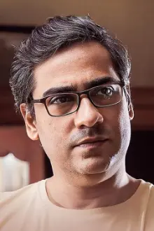 Kaushik Sen como: Suman Chatterjee