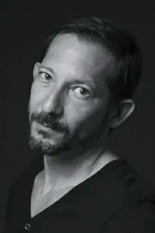Alejandro Fajardo como: Rodrigo