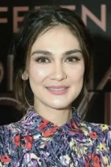 Luna Maya como: Host / Head Judge