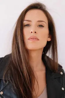 Júlia Belard como: Patrícia