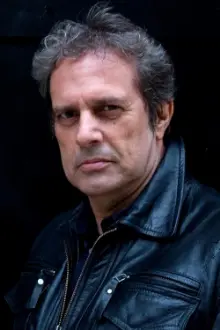 Adolfo Luxúria Canibal como: Vicente