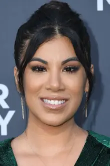 Chrissie Fit como: 